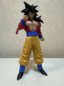 【ドラゴンボールフィギュア　孫悟空スーパーサイヤ人4】新品　箱なし　ビッグサイズ　全長約30cm