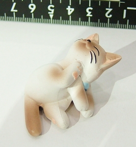 可愛い猫の置物 ミニ フィギュア 動物 装飾玩具 子供のおもちゃ コレクション 模型 キャラクター　ガチャ③