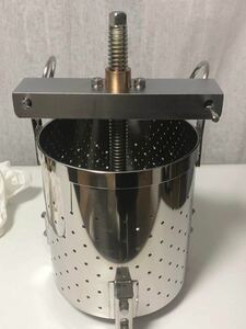 BIG SALE★★おすすめ★★18-8 stainless Japan Water Drain 業務用 油絞り器ステンレスラード作りにレモン絞りに使用油絞り絞り器