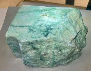 アフリカ産超巨石天然ネフライト原石4.50kg綺麗^ ^激レア石