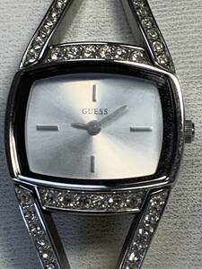 Ｂ389　美品　レディース腕時計　GUESS/ゲス　ラインストーン　2針　クォーツ　バングルウォッチ　ブレスレット