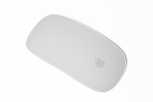 当日発送 Apple Magic Mouse 2　A1657 中古品　箱なし 2-1015-7 マジック マウス ワイヤレス wireless　充電