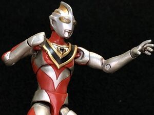 リペイント 完成品 ウルトラマンガイア V2 超動α