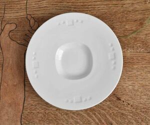 VINTAGE　高級白磁　swid powell　Meier White　まっしろ　デザート皿　 アイスクリームにも　 白い器　白い食器 白い陶器