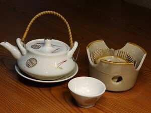 A1428　美品　松葉平形/土瓶＆お猪口セット　酒器　固形燃料用コンロ