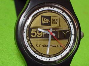 珍品　デザイン　NEW　ERA　５９FIFTY　FLY　YOUR　OWN　FLAG　腕時計　ゴールド
