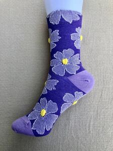 レディース クルーソックス カジュアルソックス 可愛い 女性用 靴下 花柄 刺繍 おしゃれ 防臭 吸汗 綿 高通気性 精巧で高品質な商品1足