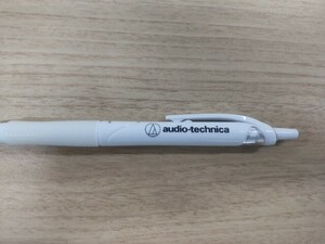 【送料込】オーディオテクニカ ボールペン 白 非売品 オリジナル Audio-Technica ノック式 インク黒 アクロボール