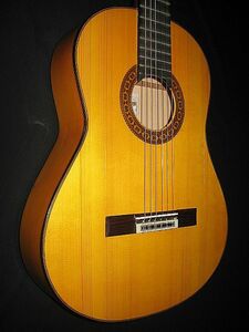 スペイン製 フラメンコギター VALERIANO BERNAL 美品 　送料無料（佐川急便） 