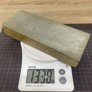 733 天然砥石　大工道具　研ぎ　重量1338g 約3cm