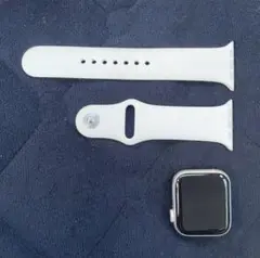 Apple Watch SE GPSモデル 40mm スターライト