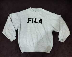 FILA スウェットトレーナー　刺繍ロゴ　裏起毛　暖かい　肩落ちゆったりサイズ　ヴィンテージ 