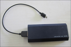 Bana8◆maxell マクセル MPC-TW5200 モバイル充電バッテリー 5200 紺色