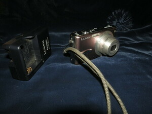 LUMIX（ルミックス） ミラーレス一眼カメラ・デジタルカメラ　Panasonic DMC-FX8　電源OK ジャンク品