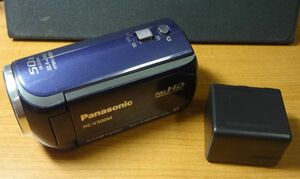 ◆ビデオカメラ◆パナソニック(Panasonic・松下電器)　HC-V300M ネイビー　(中古)　バッテリーあり