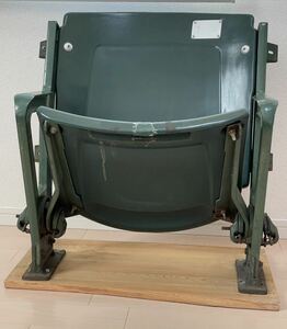 レア・広島カープ　旧市民球場の椅子　グリーンシート　証明プレート付き　1列目　２００８年 当時物