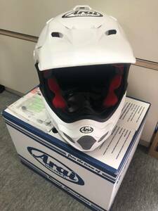 ARAI　アライ　ヘルメット　Vクロス 4 　白　サイズ 57,58cm