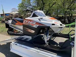 スノーモービル　ARCTIC CAT M8