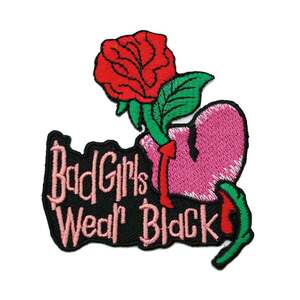 アイロンワッペンBAD GIRLS WEAR BLACK メッセージ 薔薇 簡単貼り付け アップリケ 刺繍 裁縫