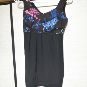 ルルレモン タンクトップ Sz4 tame me tank ペタルポップ 中古