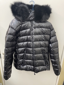 上12449 MONCLER モンクレール ダウンジャケット G32-003 サイズ４ ブラック 現状品