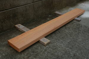 欅　けやき　ケヤキ　無垢材　彫刻材　長さ80.9cm　幅8.9cm　厚み2.1cm