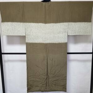 【桐輪】紳士物*未使用品*美品｛正絹*袷仕立*長襦袢｝*丈135-裄67*鶯色地*縫い締-手絞りの横段*半衿付き*№3112