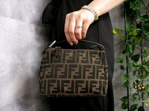 ●美品●FENDI フェンディ●ズッカ●ナイロンキャンバス カーフ レザー 本革●ミニ ハンド バッグ●黒 ブラウン●SV金具●かばん●Js46061