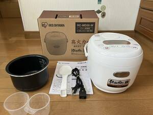 美品　アイリスオーヤマ　3合炊き　炊飯器　RC-MD30-W　付属品完品
