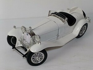 激レア　1/18 アルファロメオ 1932 精巧スパイダー　クラシックカー ミニカー ブラーゴ Made in Italy　絶版