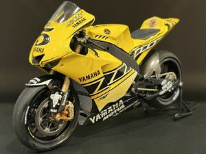 完成品 YAMAHA YZR-M1 50thアニバーサリー USインターカラーエディション タミヤ 模型 プラモデル 1/12 バイク オートバイシリーズNO104