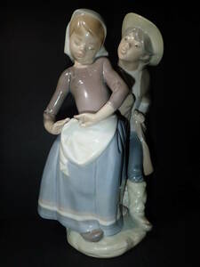 LLADRO リヤドロ 少年 少女 高さ約22.1㎝ 陶器 人形 置物