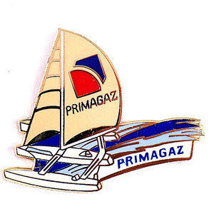 ピンバッジ・ヨットボート白い帆船プリマガス石油会社◆フランス限定ピンズ◆レアなヴィンテージものピンバッチ