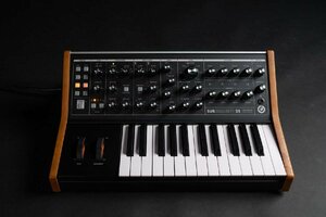 MOOG Subsequent 25 モーグ 25鍵盤 アナログシンセサイザー