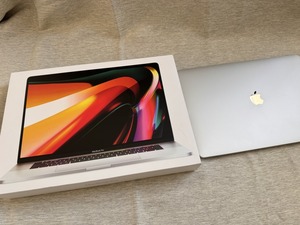 美品、発売時最高スペック Apple MacBook Pro 2019【超速SSD2TB】Core i9 2.40GHz/メモリ16GB/Radeon Pro 5500M 8GB / ダブルOS