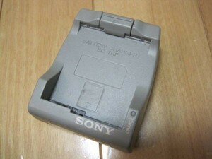 [即決]ＳＯＮＹ　ハンディカム用充電器ＢＣ－ＴＲＦ（ＮＰ－ＦＦ50／70用）