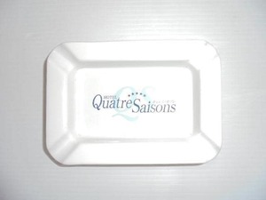 HOTEL Quatre Saisons ホテル キャトル・セゾン 灰皿 スタック 長方形 四つ切り ホワイト 中古品