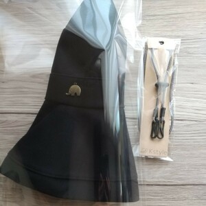 新品【つば広 折り畳みUVカット帽子 ブラック ハットストラップ付き】黒 小顔効果 女優帽 チャーム付き つば12cm 遮光 レディース