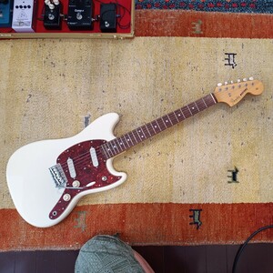 送料無料 Fender Japan Char MUSTANG ナット調整済み 綺麗な状態のムスタング ショップ調整済み
