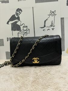 極美品　CHANEL ショルダーバッグ　マトラッセ　ダイアナフラップ