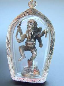 インドの神様 踊るガネーシャ像の入ったペンダントヘッド ダンシングガネーシャ