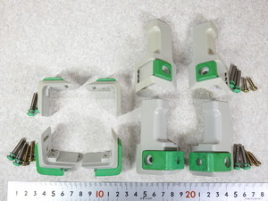 【ジャンク測定器】Anritsu(アンリツ)計測器から取外し グリーン色のフロント＆リア角脚 1台分 8個 オリジナルネジ付(2) 現状渡ジャンク品