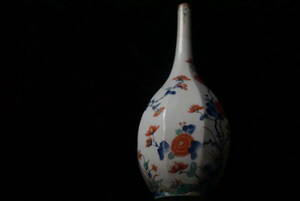 柿右衛門　江戸時代、１６８０－1720年　KAKIEMON　VASE back from HOLLAND .VOC.