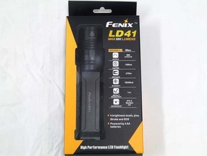 フェニックス FENIX LEDフラッシュライト LD41 MAX680LUMENS ストロボ/SOS 680ルーメン 未開封品