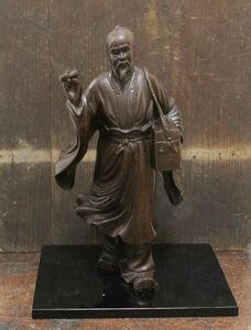 古そうな中国 唐木 紫檀彫のとても細密でかっこいい人物像 置物 n359