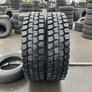 11R 22.5 DUNLOP, SP731 中古　 ほぼ新品　　激安美品　2本セット：62000円