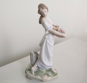 リヤドロ　アテナの庭　絶版品　約24×14cm 　LLADRO　