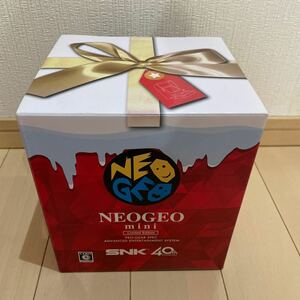 送料無料　新品未開封　NEOGEO mini クリスマス限定版 ネオジオミニ　保証付き