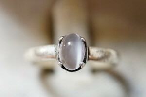 558 天然ムーンストーン リング 指輪 ヴィンテージ アクセサリー SILVER 925刻印 アンティーク 天然石 色石 宝石 カラーストーン 装飾品