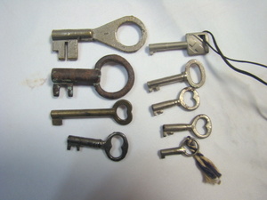 激安！鉄製　和鍵　錠前鍵時代物近代など9本一括